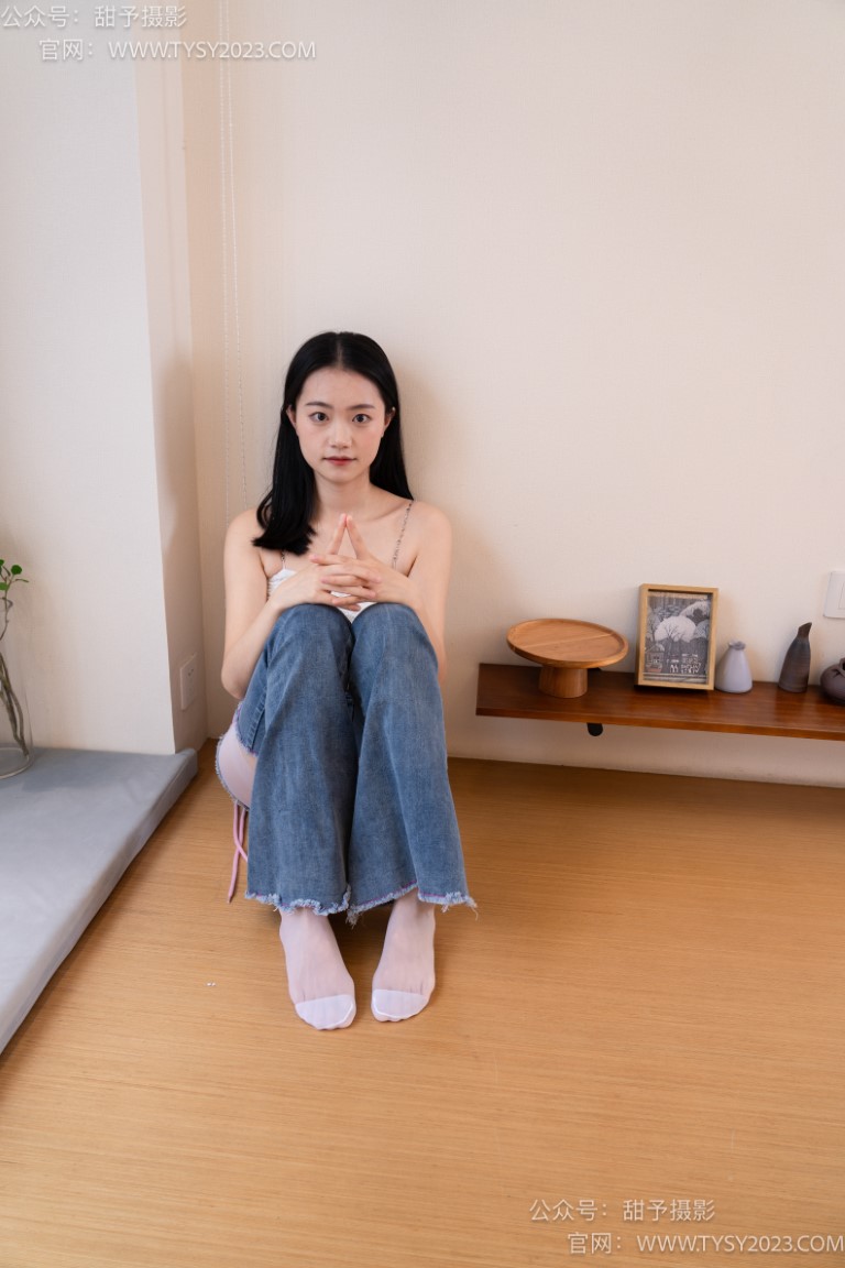 甜予摄影 NO.093期：齐齐-帆布鞋、白丝（脚尖加固款、裤里丝）（完整版）[136P/2V/10.47GB]插图4