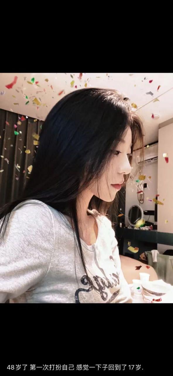 脚模面试脸足同框套路系列-084-黑丝踩屏秀脚 主播[4P/14V/132MB]插图1