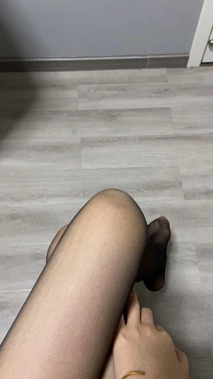 脚模面试脸足同框套路系列-084-黑丝踩屏秀脚 主播[4P/14V/132MB]插图4