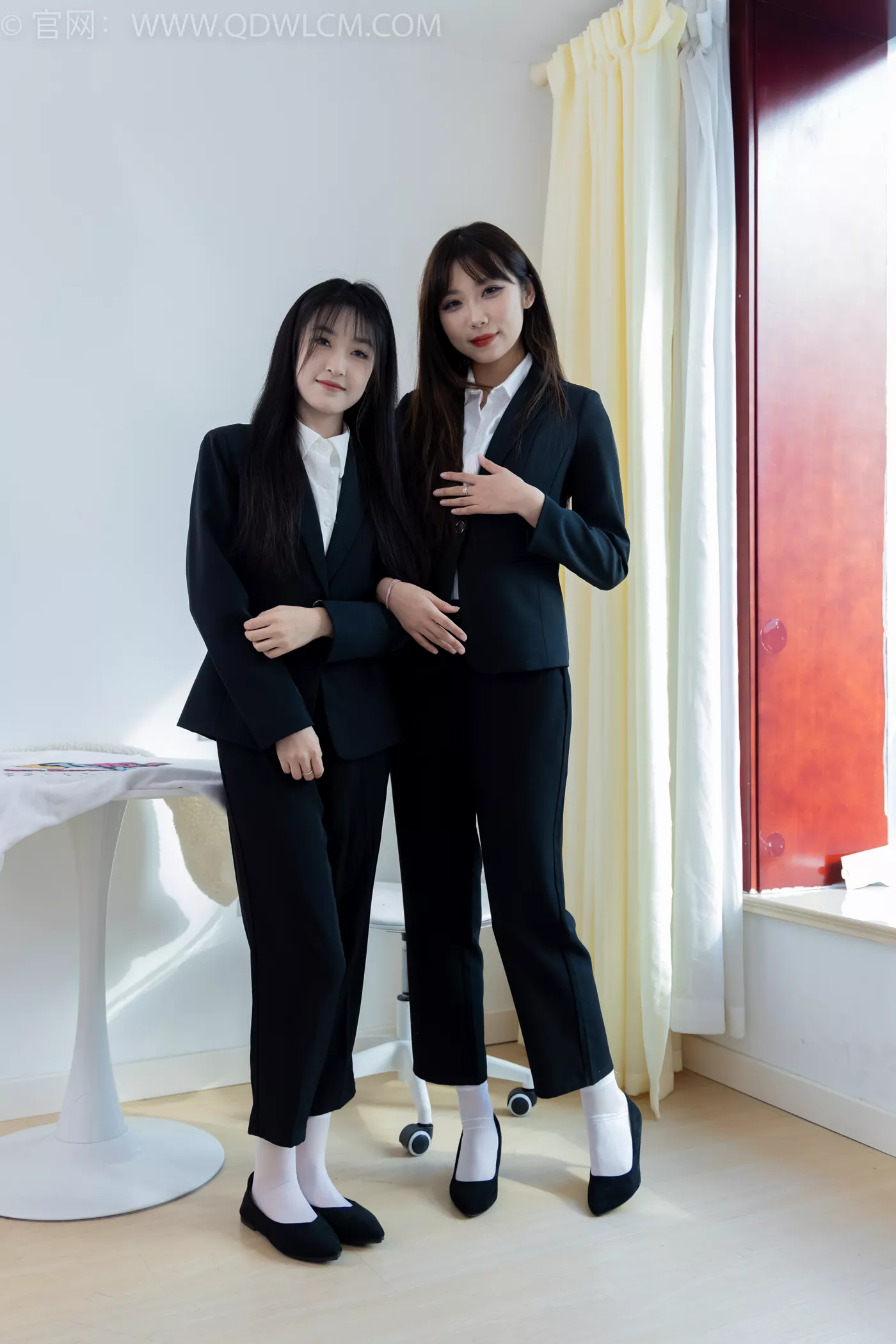 物恋传媒 NO.2216 泡泡&嘉木-手心的蔷薇[225P/1V/6.36GB]-萌图网