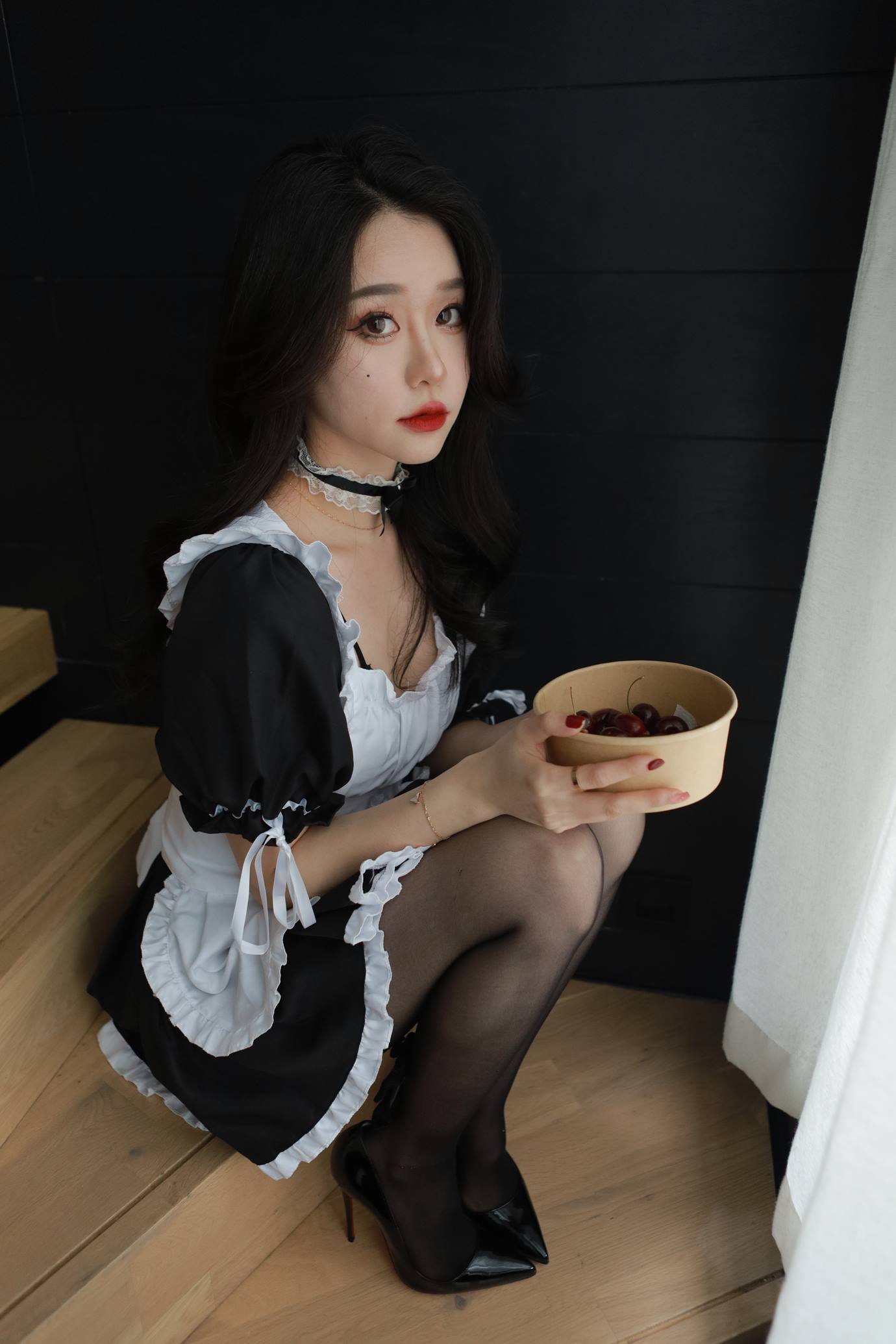 Sia不吃鱼 – 俏皮大奶女仆系列[98P/1V/2.92GB]插图2