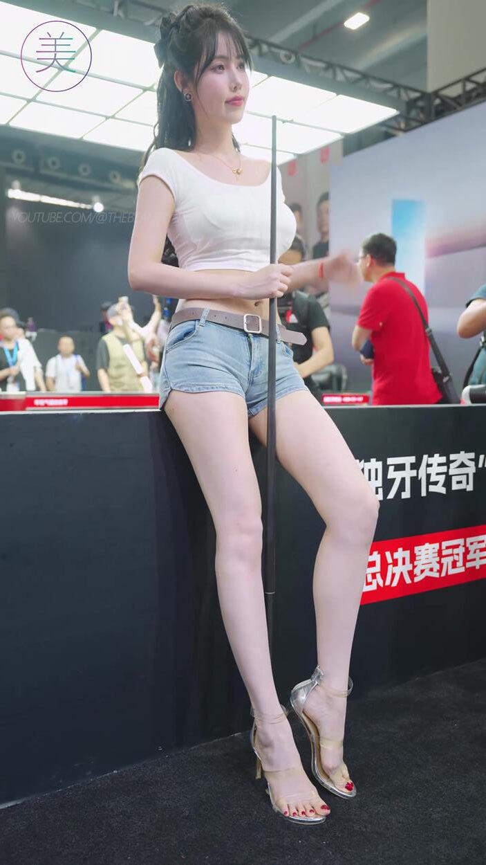 NO.1073 2024 广州国际台球展车模网红随拍 04[1V/478MB]插图1