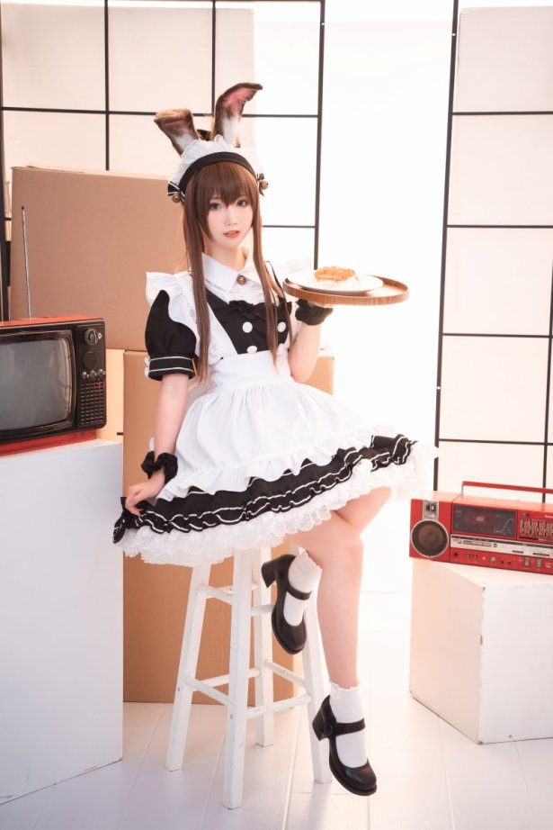 网红Coser@面饼仙儿 – 阿米驴女仆 [23P/209MB]-萌图网