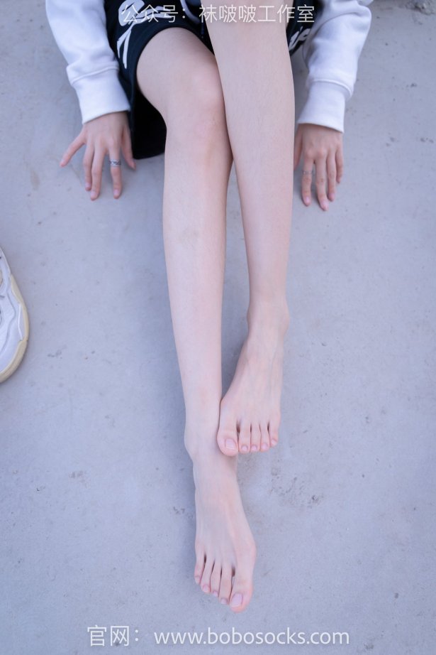 [BoBoSocks袜啵啵]NO.103 稚予-AJ篮球鞋、白棉袜、裸足[134P/1V/2.52GB]-萌图网