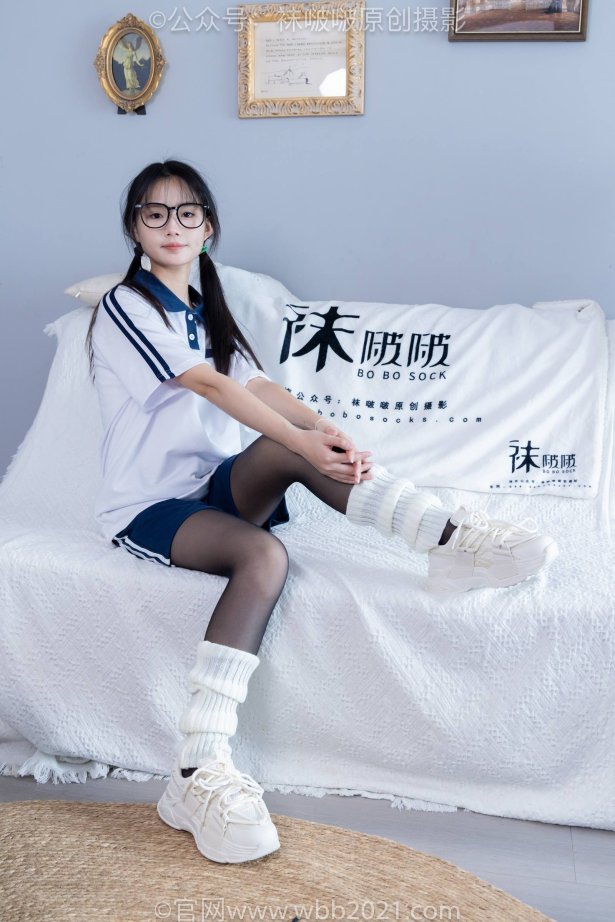 [BoBoSocks袜啵啵]NO.335 甜甜圈-校服、运动鞋、薄黑丝、袜套[154P/1V/7.48GB]-萌图网