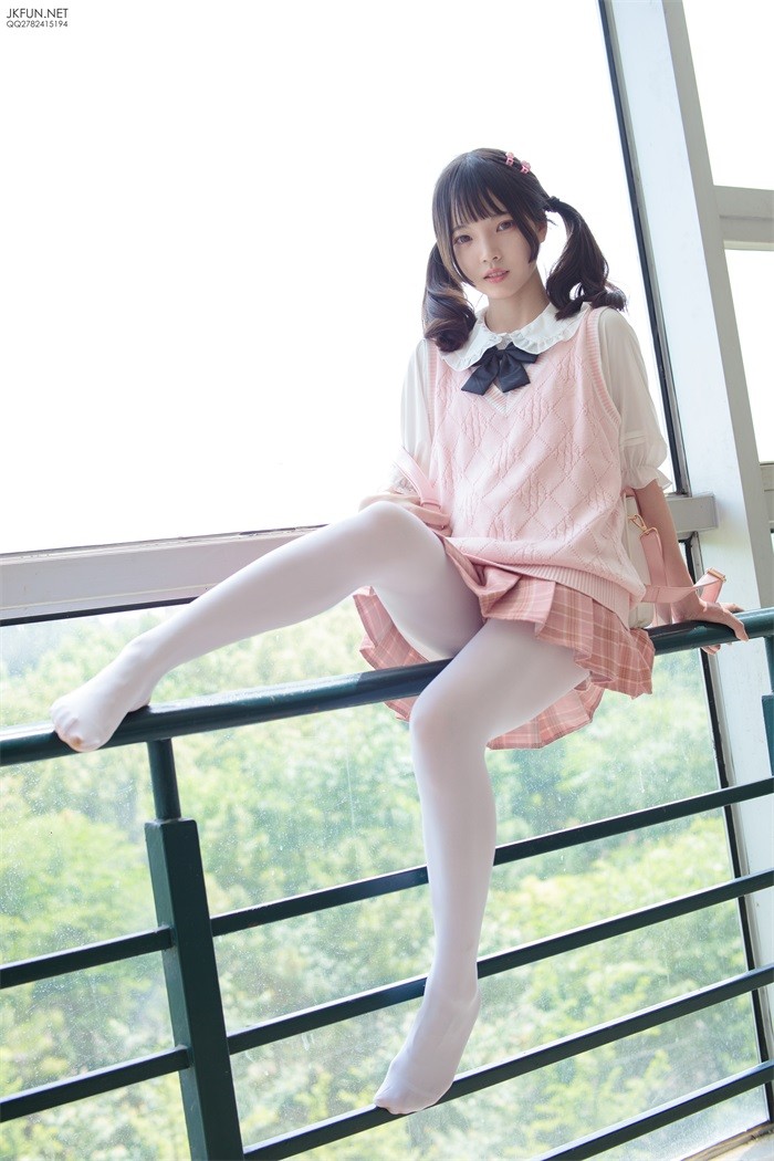 森萝财团精品写真@ JKFUN-007 默陌 80D白丝 [126P/1V/2.71GB]插图2