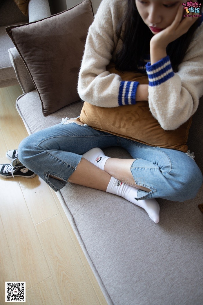 物恋传媒 No.080 雯雯-牛仔裤搭配匡威高帮帆布鞋家居日常 [141P/769MB]
