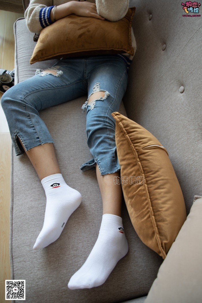 物恋传媒 No.080 雯雯-牛仔裤搭配匡威高帮帆布鞋家居日常 [141P/769MB]