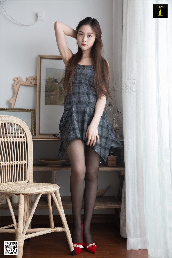[IESS异思趣向] 2019.06.17 丝享家508：《九妹的红鞋格子裙》九妹 [90P/33.3MB]