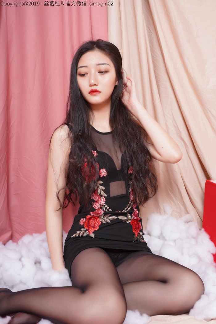 丝慕写真 SM019 模特：双双 天天一元《穿V领旗袍的双双》[59P/91.3MB]插图1