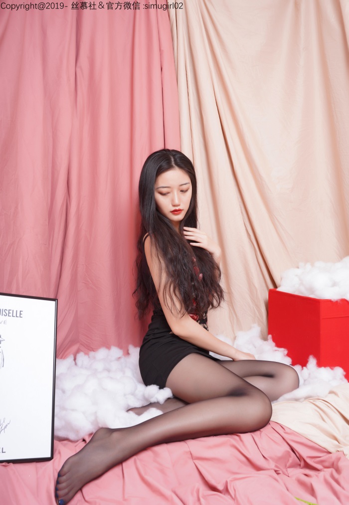 丝慕写真 SM019 模特：双双 天天一元《穿V领旗袍的双双》[59P/91.3MB]插图4