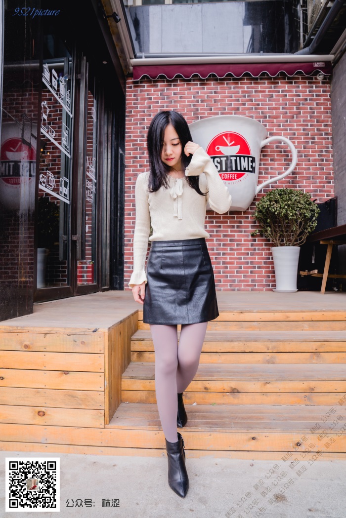 袜涩写真 VOL.025 莎莎灰丝出镜 [62P/1V/1.55G]插图1