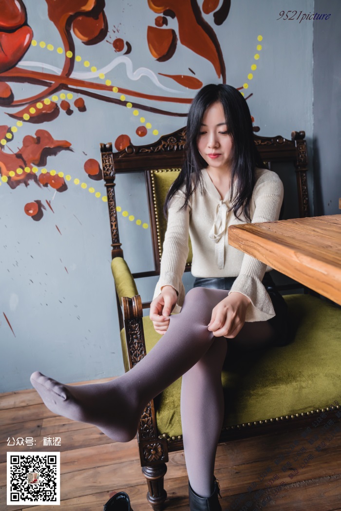 袜涩写真 VOL.025 莎莎灰丝出镜 [62P/1V/1.55G]插图2