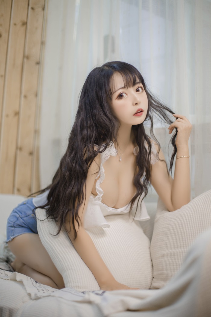 知名动漫博主@黑猫猫OvO 客厅 [16P/74MB]插图3