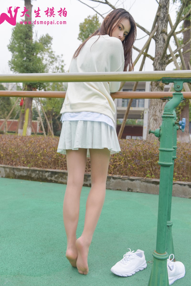 大生模拍 No.177 雯雯_运动鞋的味道 [61P/115MB]插图4