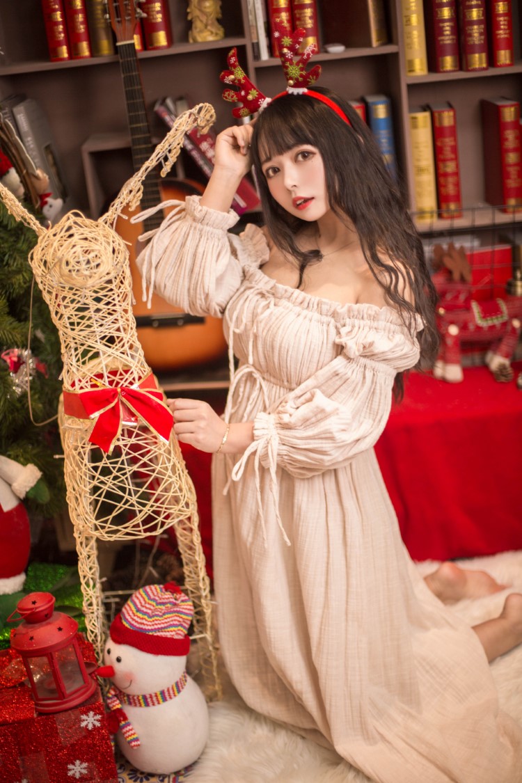 知名动漫博主@黑猫猫OvO -圣诞 [14P/118MB]插图3