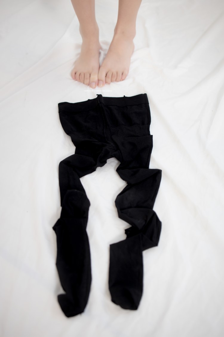 [紧急企划]NO.002 出镜妹子：一只喵喵梓 蓝色旗袍加持黑丝[60P/1V/881MB]