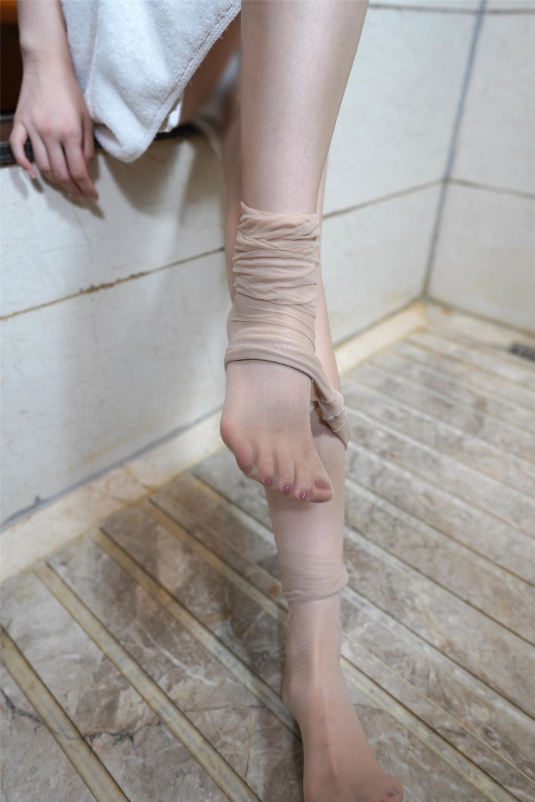 [KittyWawa袜小喵]KT226 《浴袍×肉丝袜》[94P/117MB]插图1