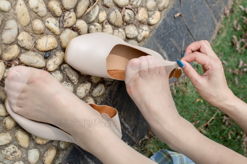 [SiHua思话] SH173 诗诗 旗袍肉丝女孩逛公园 [50P/89MB]插图1