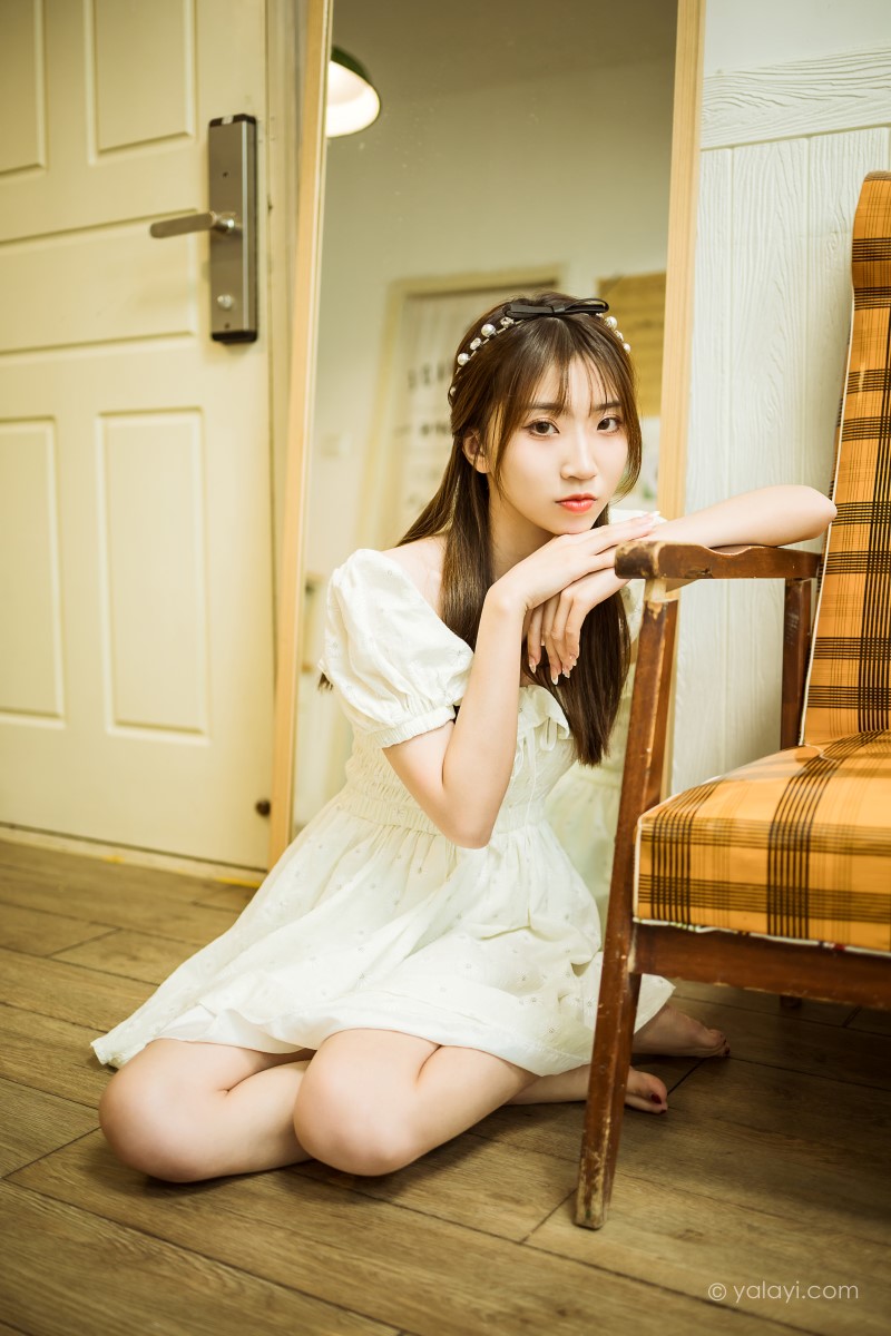 [YALAYI雅拉伊]2020.11.17 NO.727 甜美女友爱花艺 小乔[34P/349MB]插图3