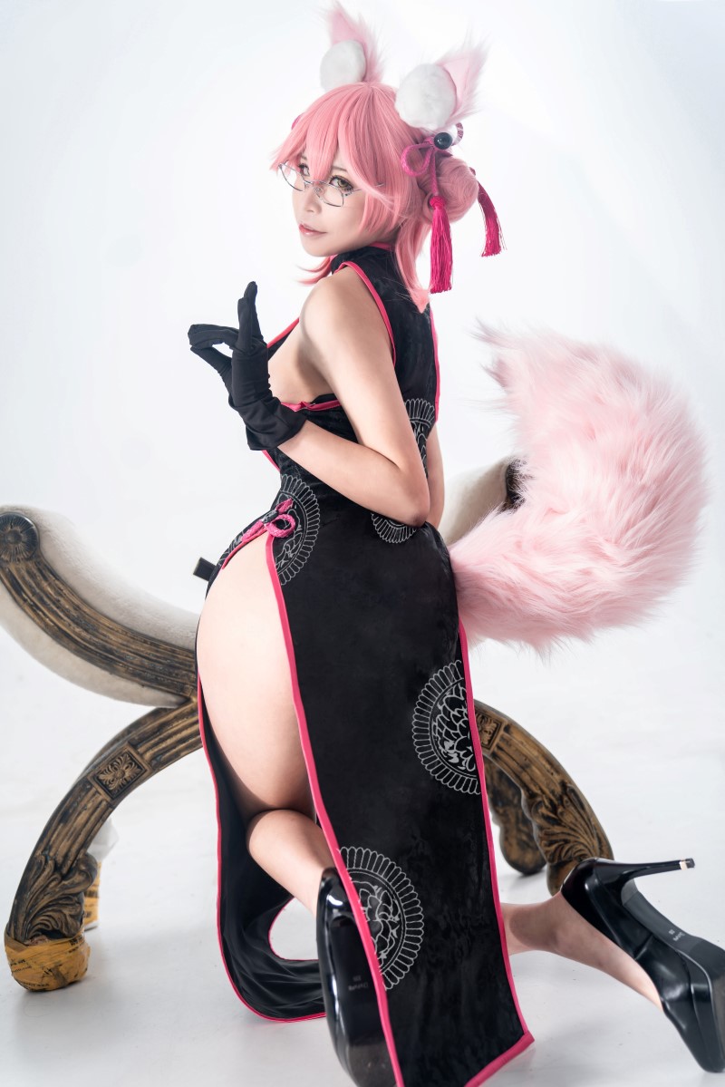 人气动漫Coser@爱老师_PhD 玉藻前 旗袍 [16P/60MB]