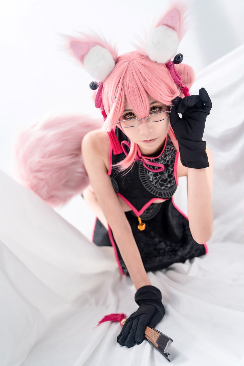 人气动漫Coser@爱老师_PhD 玉藻前 旗袍 [16P/60MB]