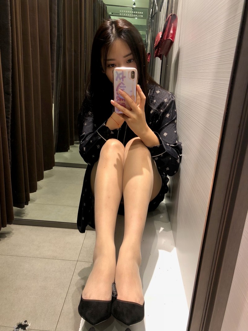 网红哈比@哈比美腿套图系列三 [180P/121MB]插图1