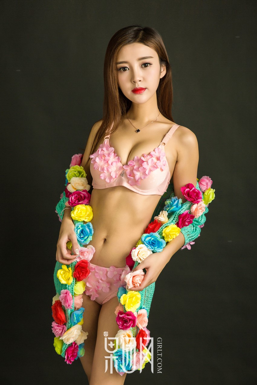 [Girlt果团网]2017.08.13 NO.051 温柔少女蜜球颤颤 [50P/408MB]插图1