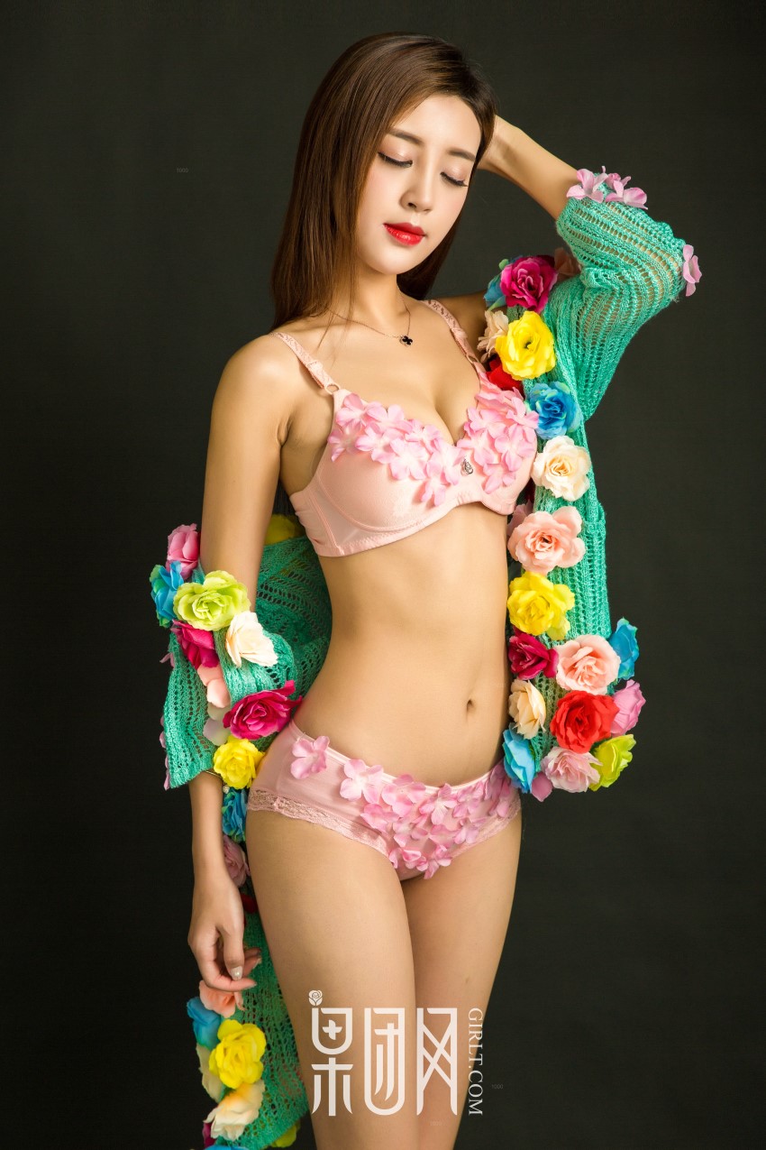 [Girlt果团网]2017.08.13 NO.051 温柔少女蜜球颤颤 [50P/408MB]插图2