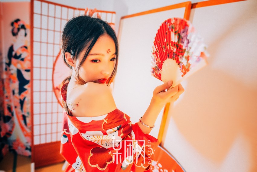 [Girlt果团网]2017.09.08 NO.065 霓虹深处歌舞妓媚眼如丝 [41P/660MB]插图2