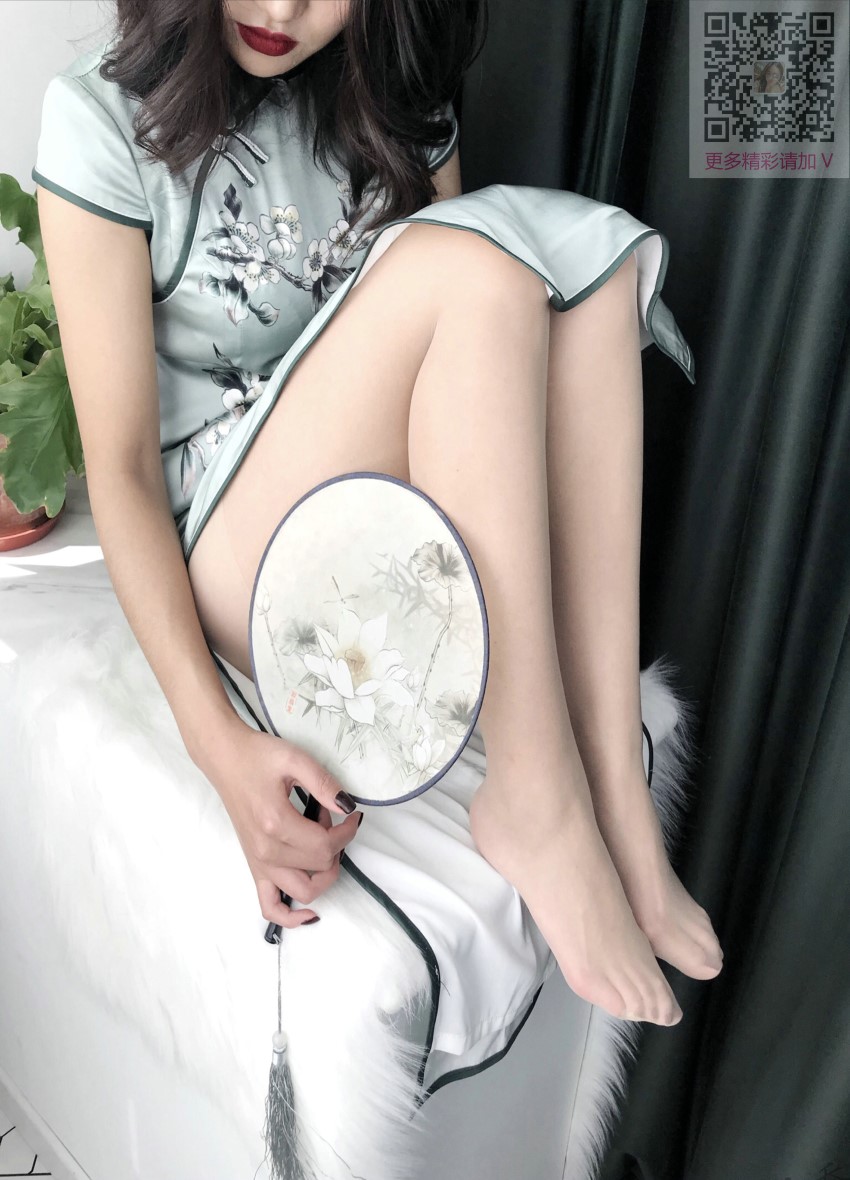 精选街拍 No.183 Nia乔乔学姐居家性感旗袍肉丝 [64P/61MB]插图2