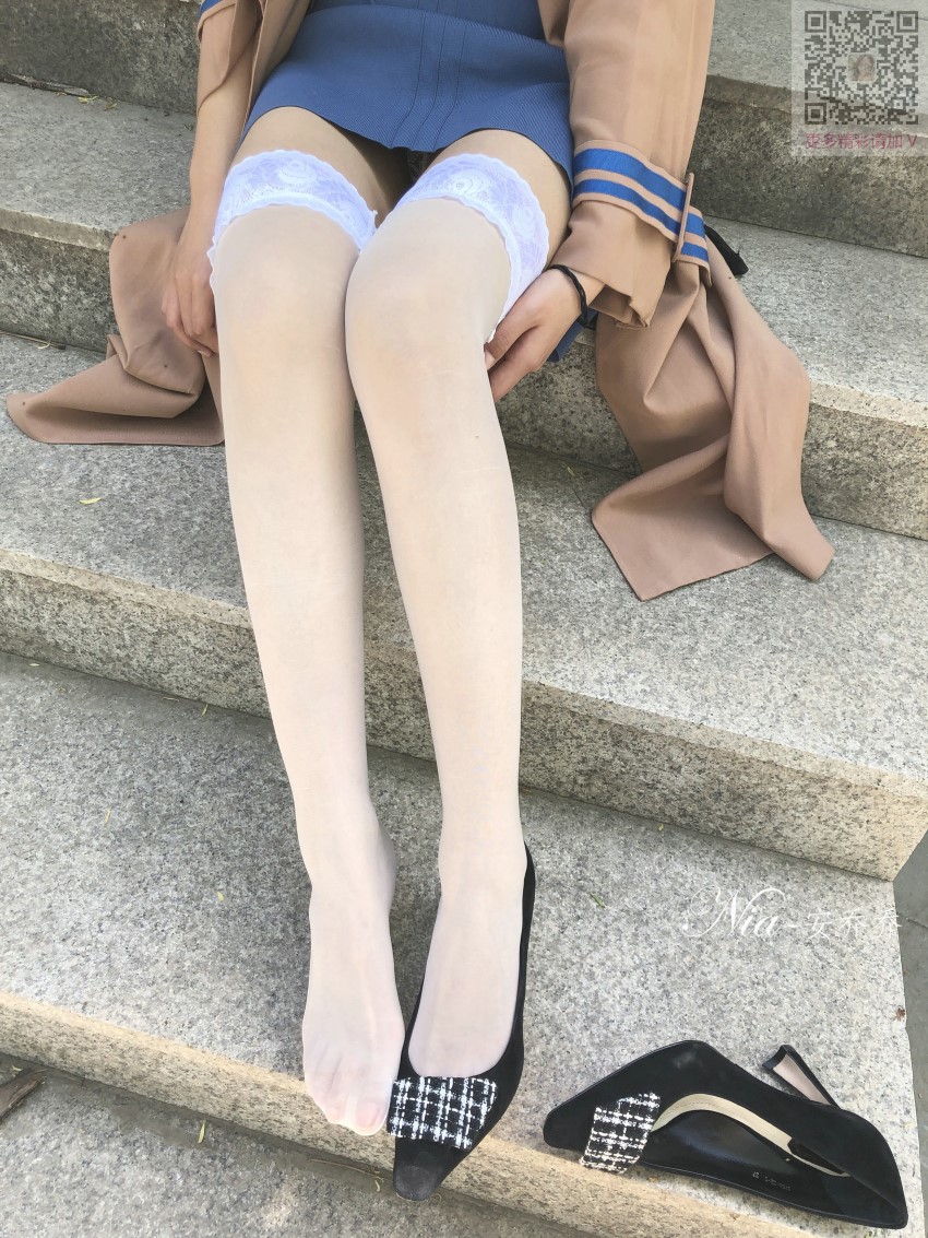 精选街拍 No.184 Nia乔乔学姐外拍诱惑长筒白丝袜 [20P/21MB]插图3