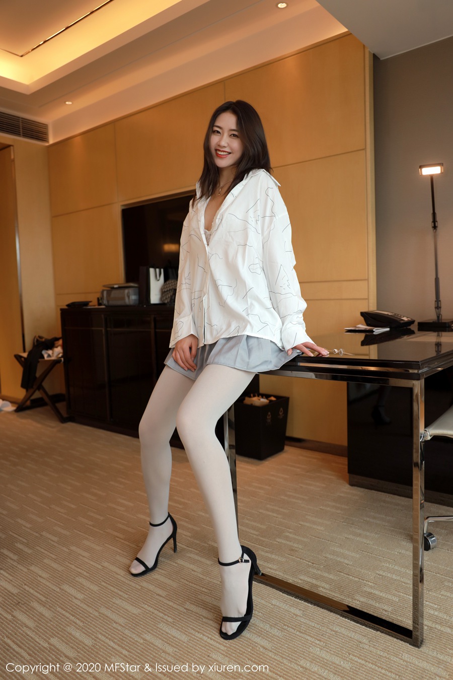 [MFStar模范学院]MF20200407VOL0303 2020.04.07 VOL.303 衬衫短裙丝袜JK 方子萱[49+1P/132M]插图3