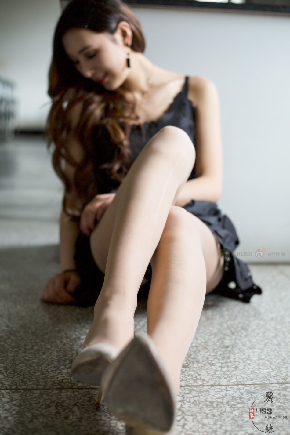 [LISS丽丝映像]NO.068 小西装黑色裙[59P/420MB]插图1