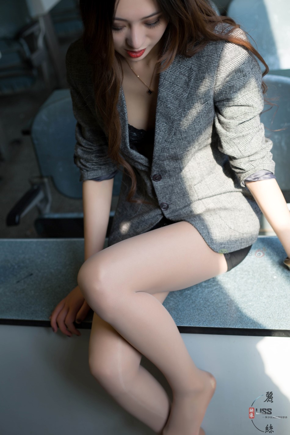 [LISS丽丝映像]NO.068 小西装黑色裙[59P/420MB]插图3