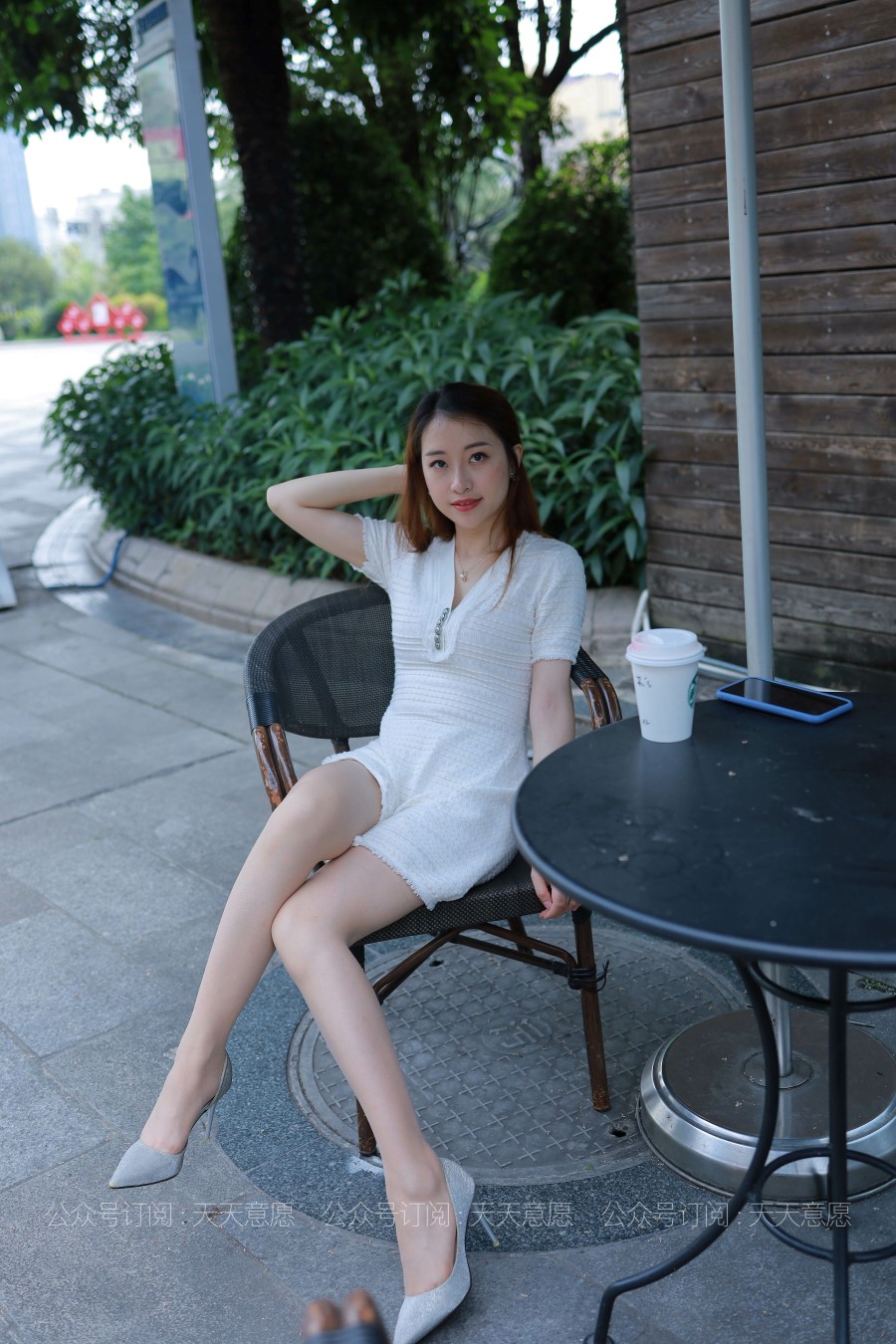 [IESS异思趣向] 耽丝 小婕的肉丝白裙 [87P/87M]插图2