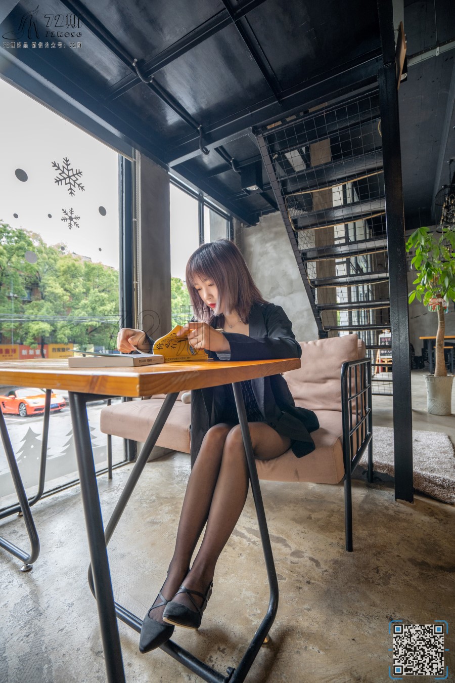 [72斯]丝足写真 NO.008 咖啡厅淑女 [47P/88M]