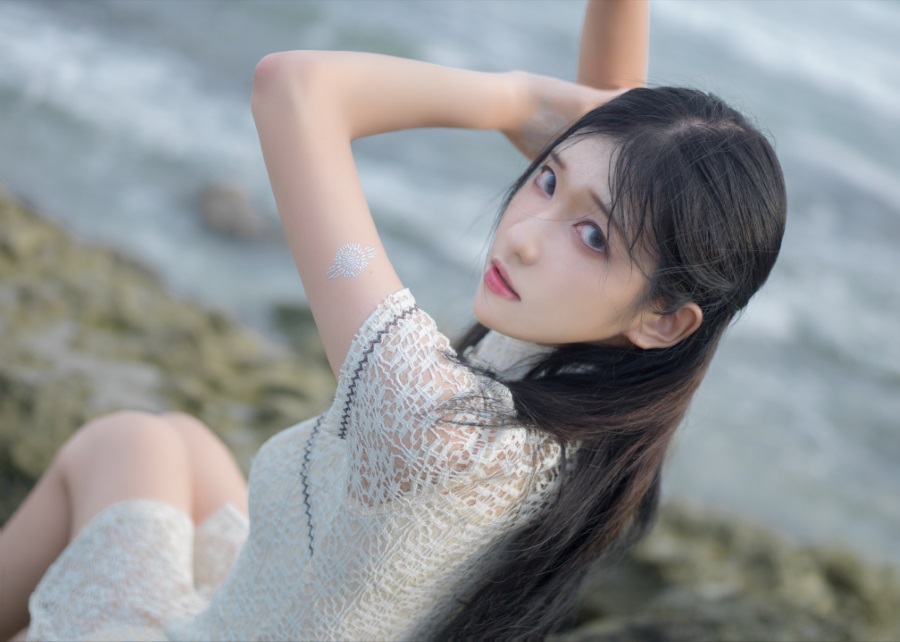 南桃Momoko – 优雅自信 白旗袍 [11P/26MB]插图1