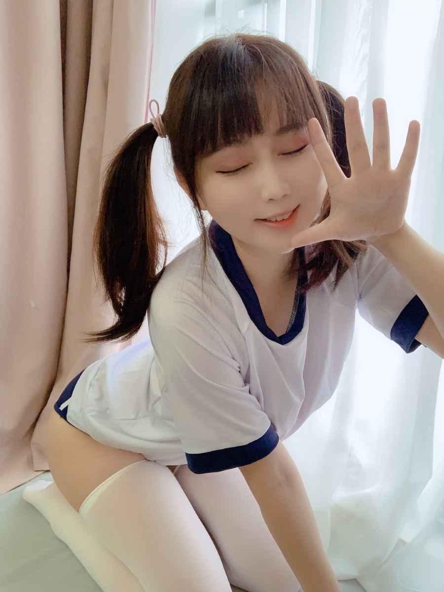 蜜桃少女是依酱呀 – 白丝 体操服 [31P/48MB]插图1