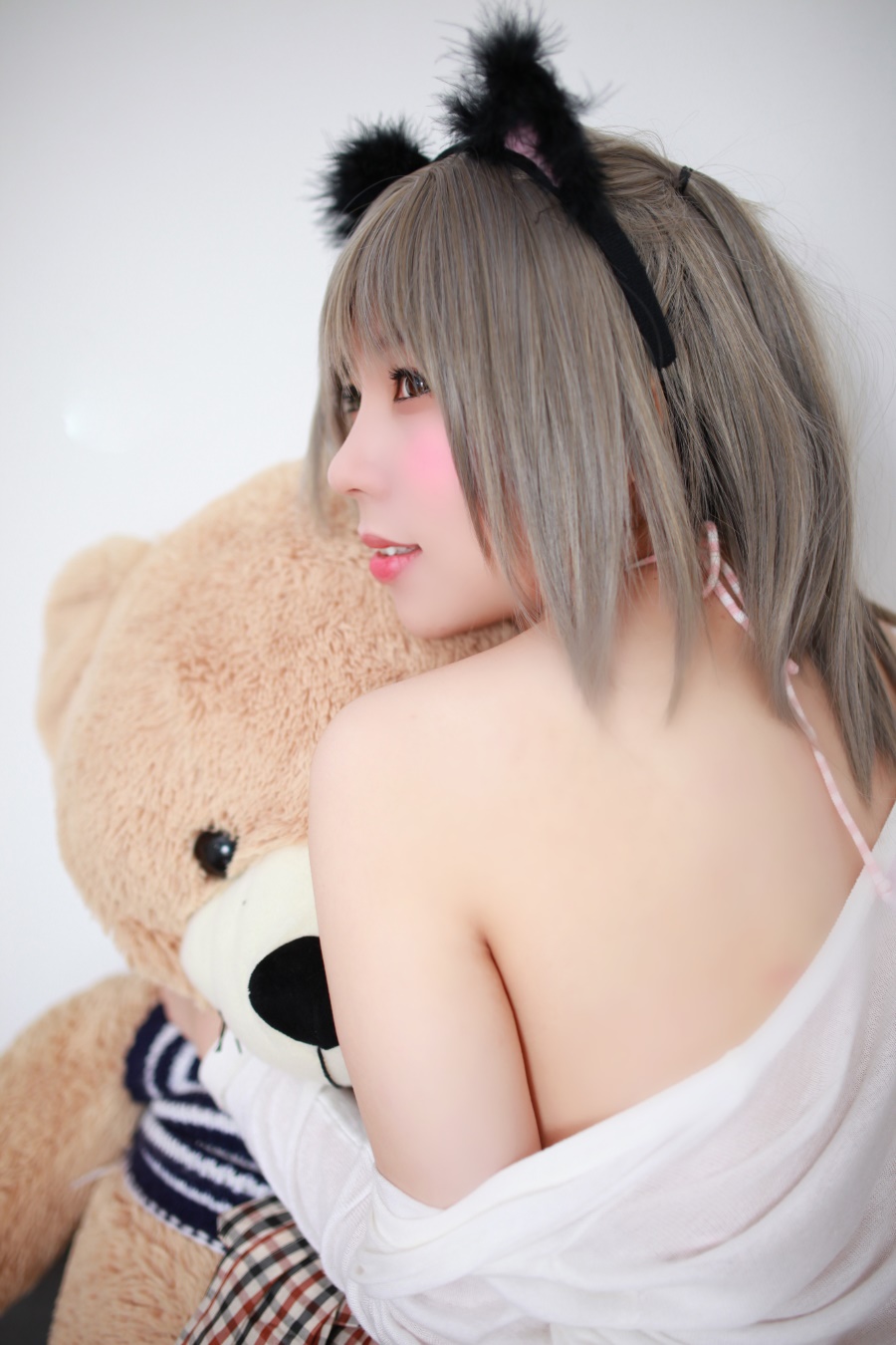 鹿野希 – 猫少女 [75P/3V/177MB]