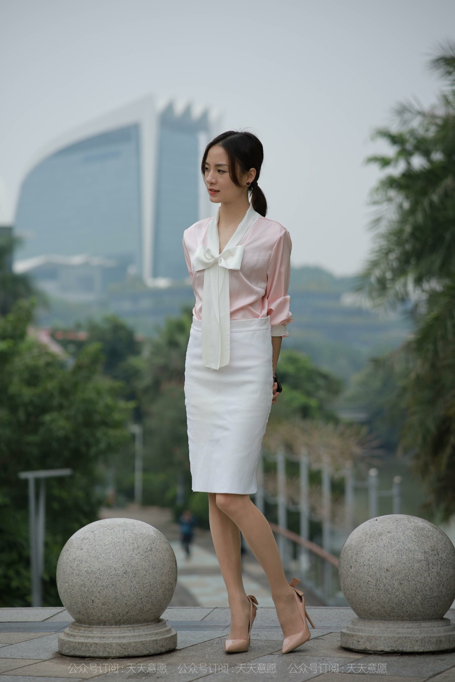 [IESS异思趣向] 耽丝 211022 城市丽人 小六 [90P/92MB]插图2