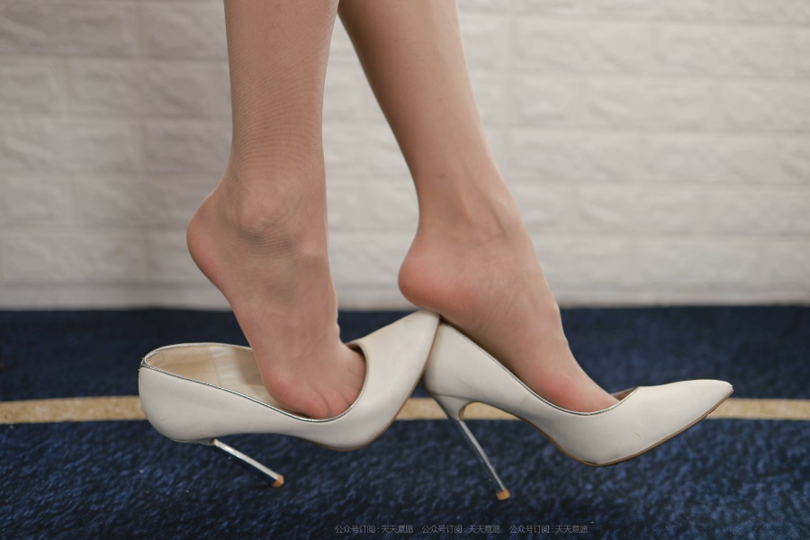 [IESS异思趣向] 耽丝 210928 小六的透明旗袍袖 [86P/105MB]插图4