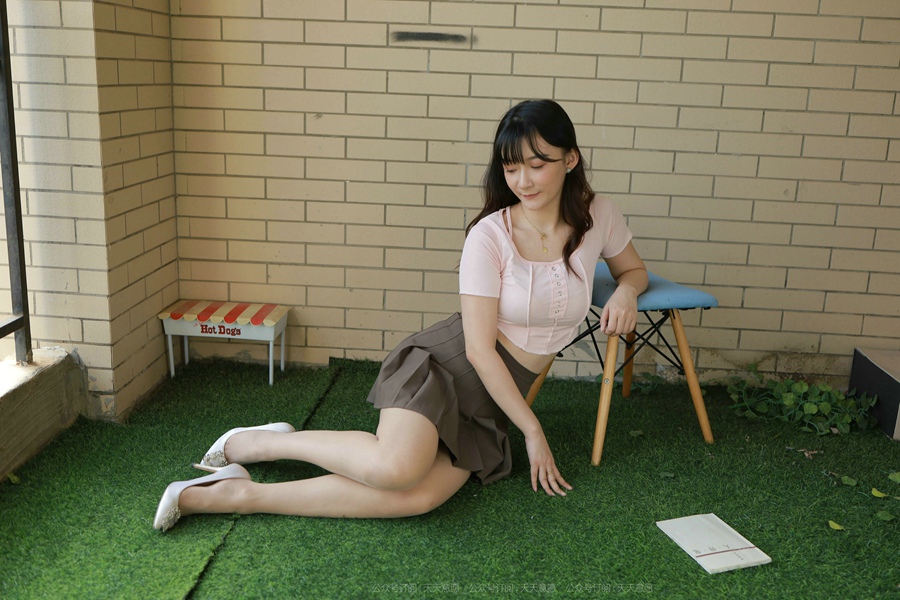 [IESS异思趣向] 2021.10.10 丝享家943：秋秋《阳台上的美女》[92P/175MB]插图4