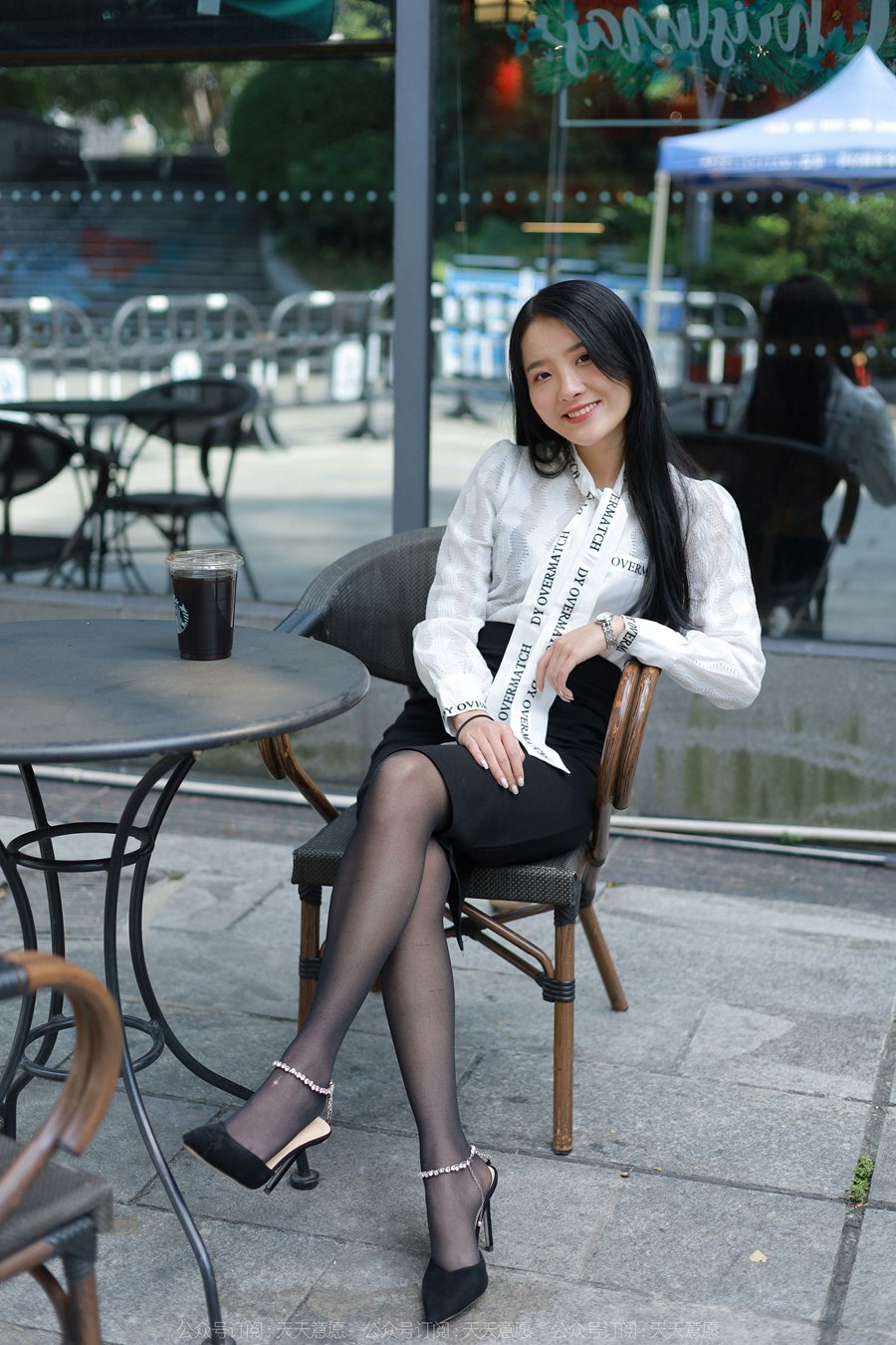 [IESS异思趣向] 耽丝 211122 婉萍的窄裙黑丝装 [90P/105MB]插图1