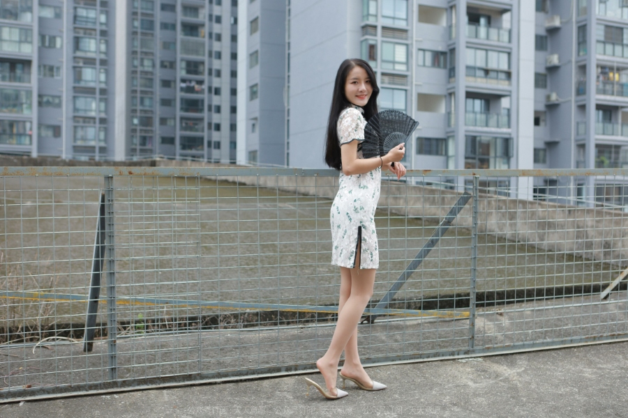 [IESS异思趣向] 耽丝 220217 旗袍美人婉萍 [85P/108MB]插图1