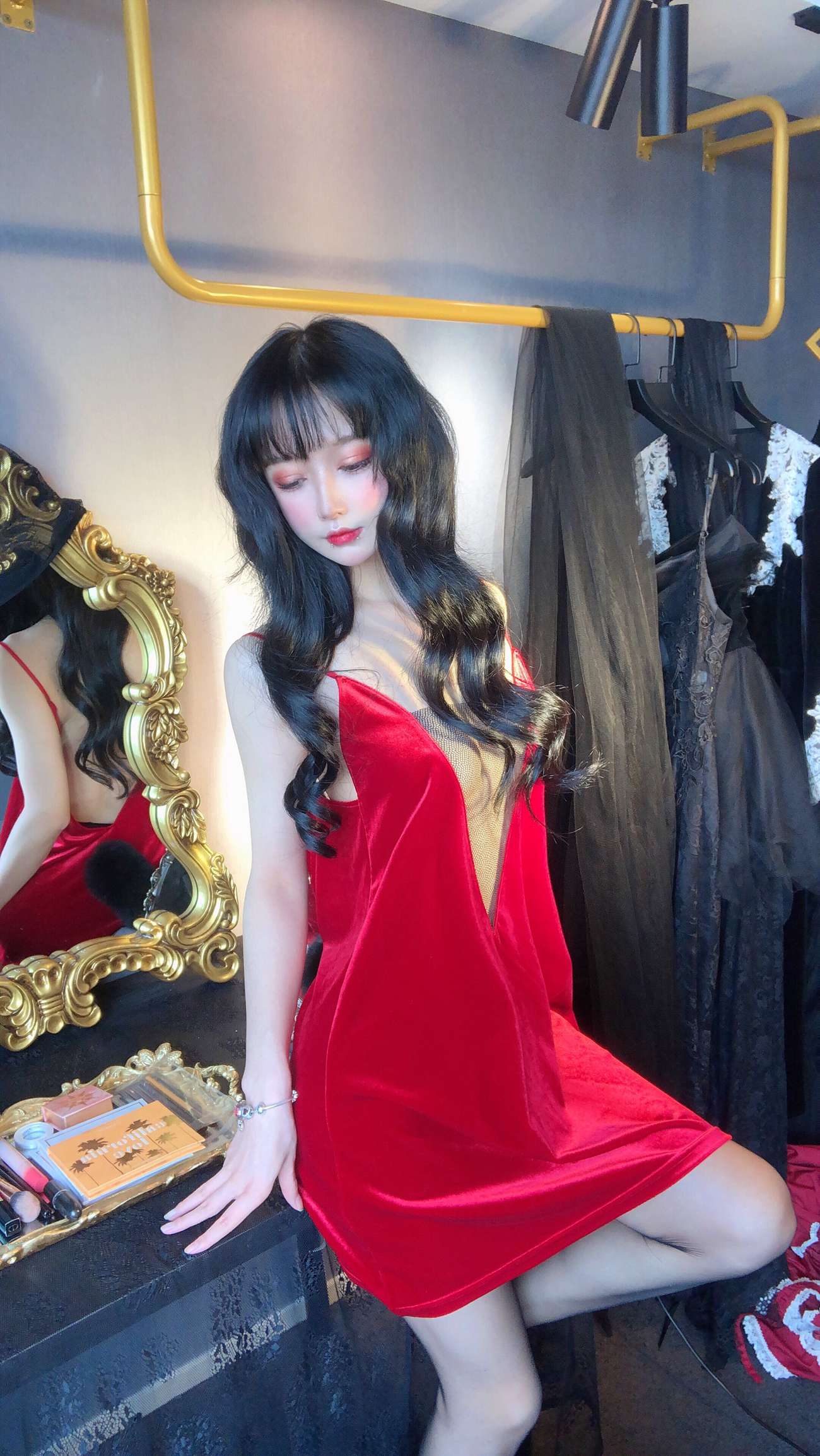 阿包也是兔娘 – 红丝绒睡衣[18P/57.6MB]插图1