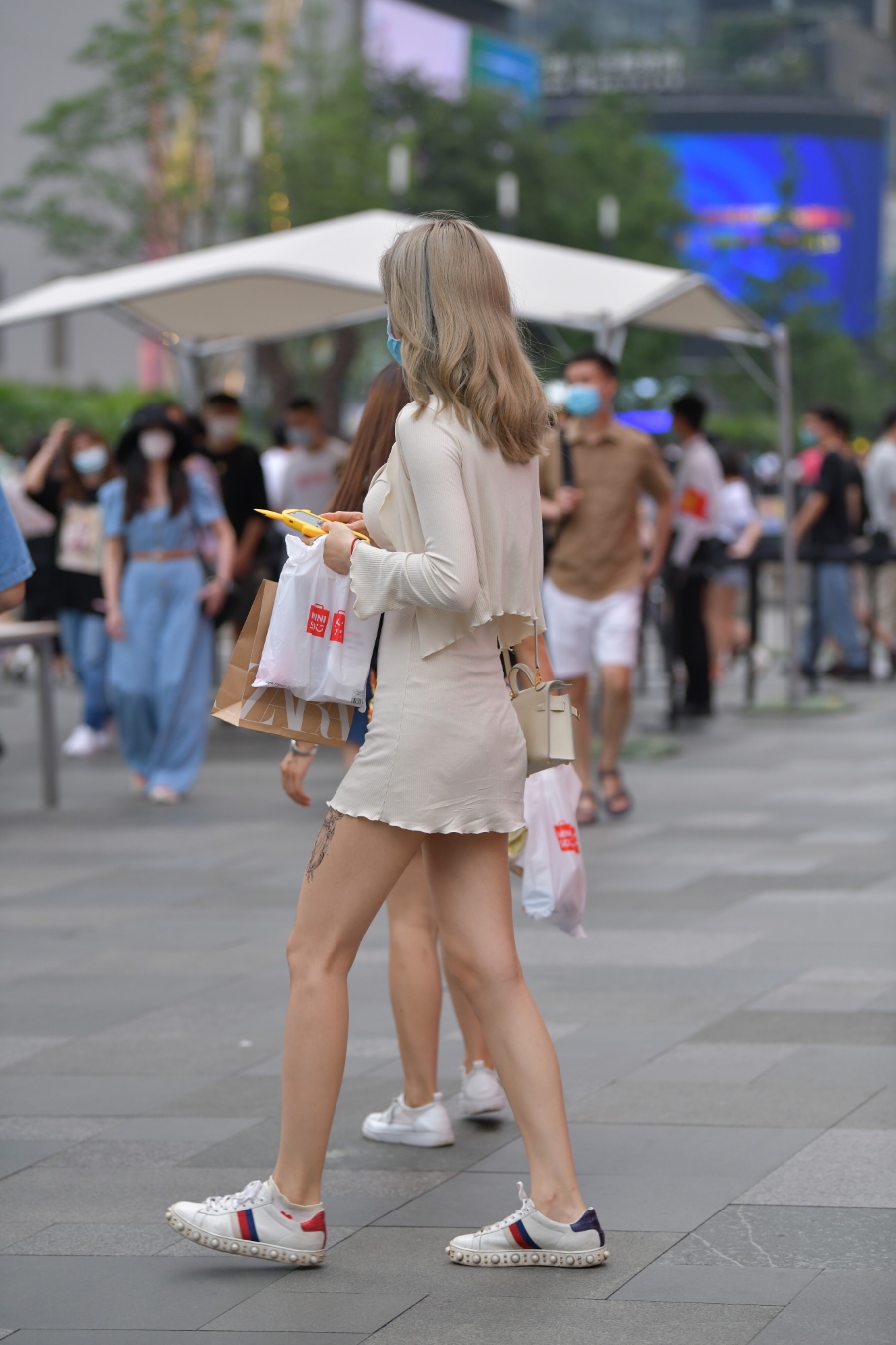 精选街拍 No.1068 瘦瘦的小姐姐 [34P/44M]插图4