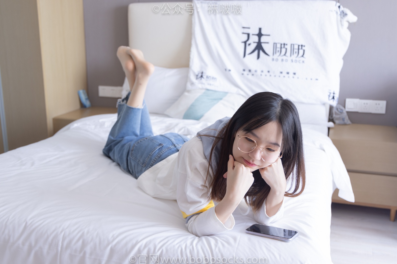 [BoBoSocks袜啵啵]NO.080 小甜豆-帆布鞋、白棉袜、肉丝 [140P/1V/6.63GB]插图1