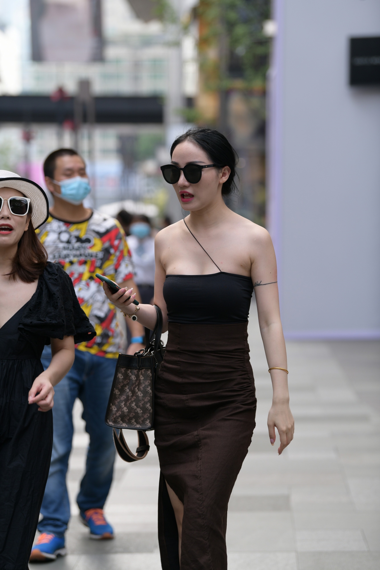 精选街拍 No.1104 一字抹胸装小姐姐 [80P/87M]插图3