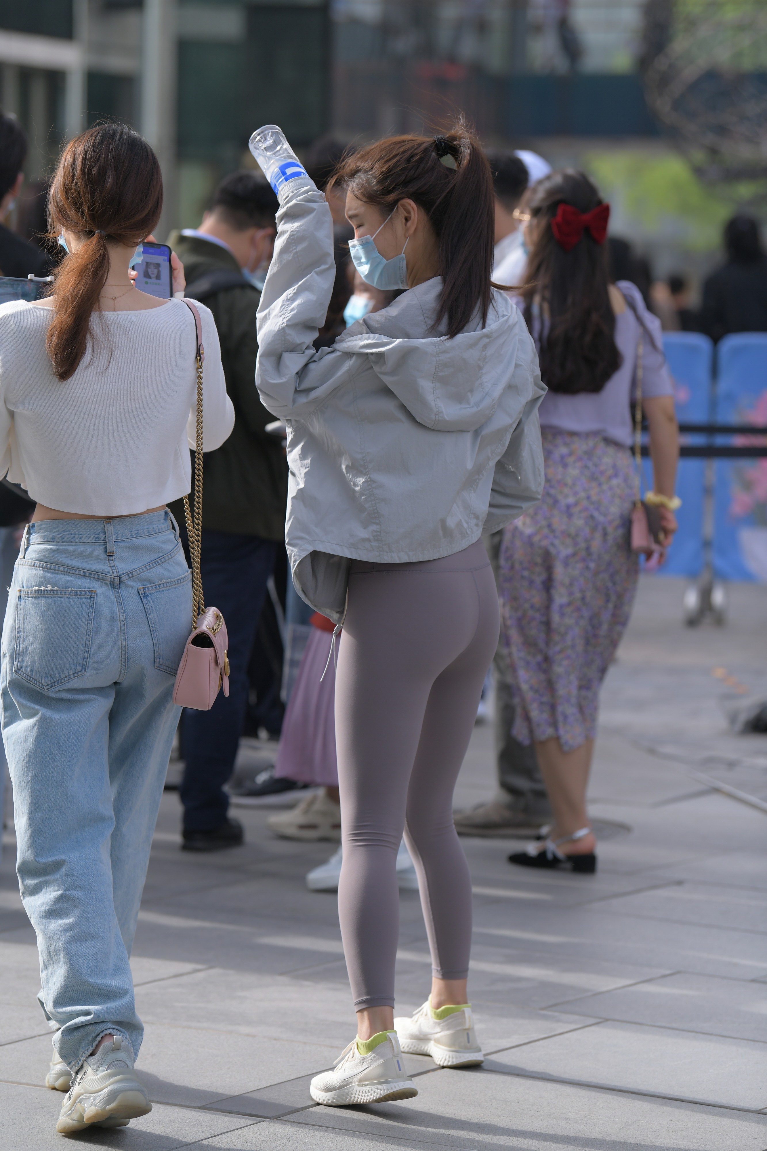 精选街拍 No.1093 漂亮的紧身瑜伽裤小姐姐 [54P/63M]插图1